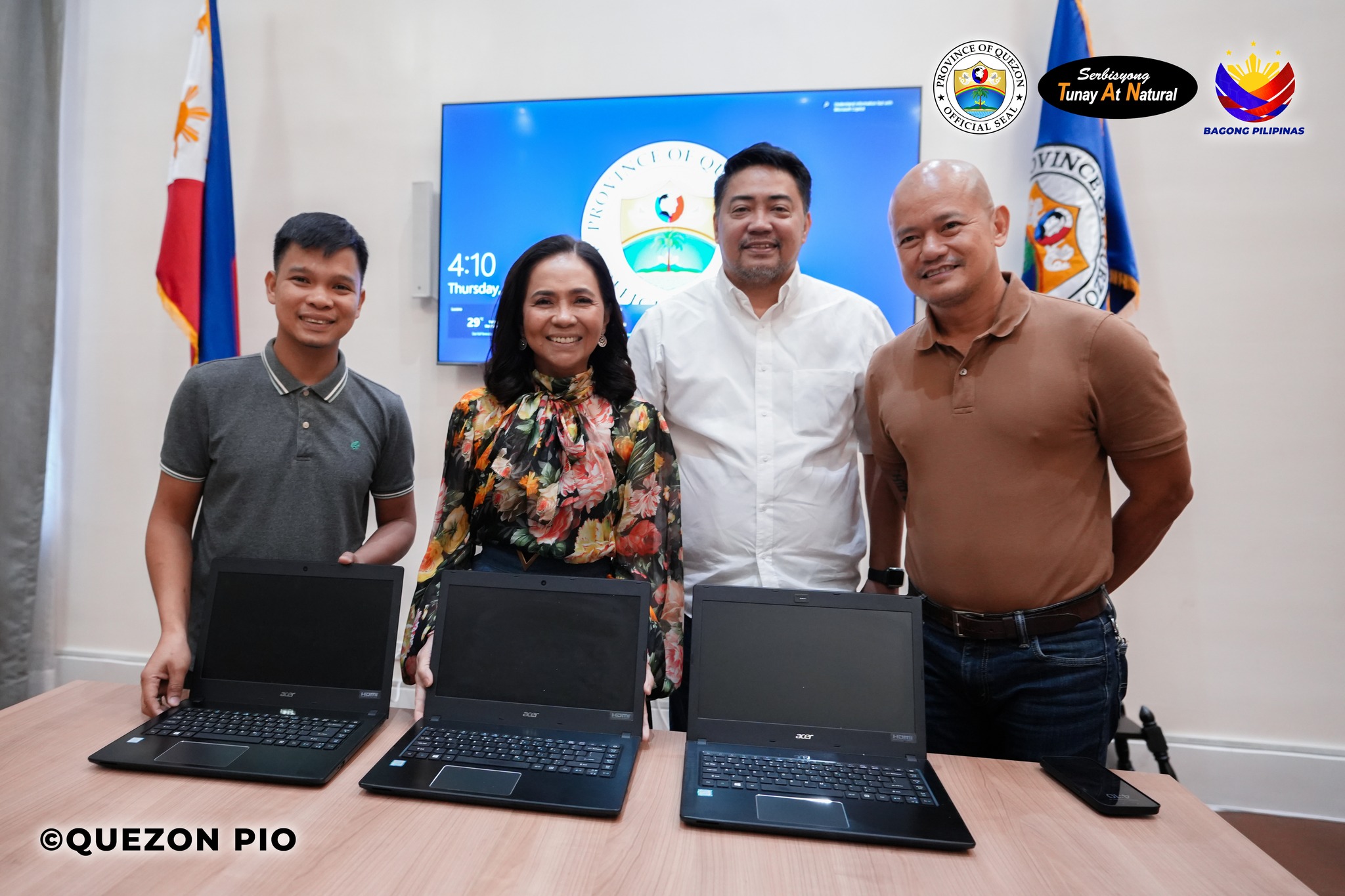 Pagbisita sa Tanggapan ni Governor Doktora Helen Tan ang mga kinatawan ng Philippine Long Distance Telephone (PLDT) Company | November 28, 2024