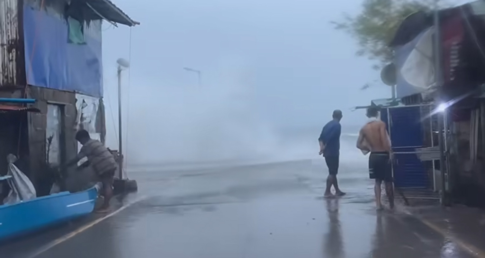 Ang Kalagayan sa Baybaying Dagat ng Polillo sa Gitna ng Paghagupit ng Bagyong “PEPITO” Kaninang 6:30 am